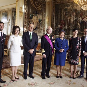 Receção ao Presidente Aníbal Cavaco Silva no Palácio Real de Estocolmo: acompanham-no, entre outros, o Rei Carlos XVI Gustavo, a Rainha Silvia e a Princesa Herdeira Victoria.