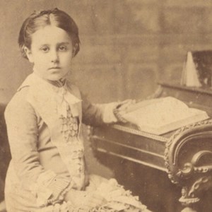 Maria da Graça Braga, a segunda filha de Teófilo Braga, falecida em 1887, vítima de tuberculose.