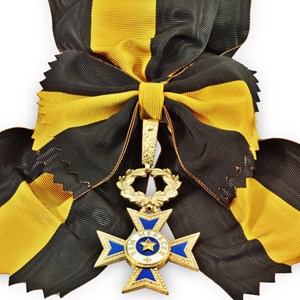Ordem de Mérito - Banda de Grã-Cruz.