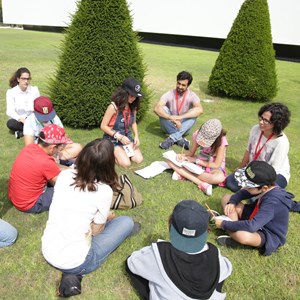 A participação na dinamização de grupos escolares e/ou oficinas pedagógicas do Museu é uma das principais funções dos estagiários.
