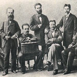 Bernardino Machado e a sua “Geração deslumbrante” — condiscípulos de Coimbra. Da esquerda para a direita: António Maria de Sena, Bernardino Machado, Lemos Peixoto, Joaquim Urbano, António da Silva Sereno e Daniel de Matos.