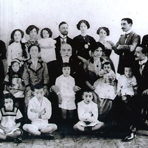 Elzira e Bernardino Machado na companhia de filhos e netos.