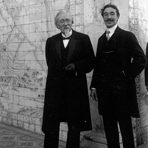 O Presidente da República Manuel de Arriaga e o seu filho e secretário, Roque Manuel de Arriaga, na varanda do Palácio de Belém.
