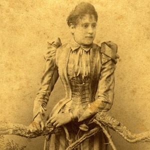 Maria dos Prazeres Martins Bessa, mulher de Sidónio Pais. Tiveram cinco filhos: Sidónio, António, Afonso, Maria Sidónia e Pedro.