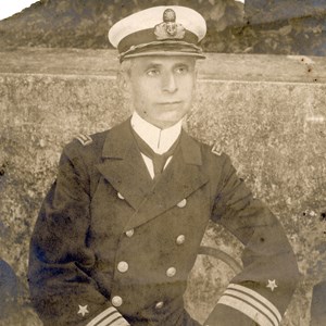O capitão-de-fragata João do Canto e Castro.