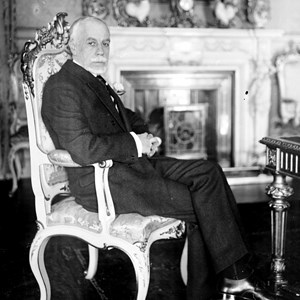 O Presidente da República Manuel Teixeira Gomes, no Palácio de Belém, após ter assumido a chefia do Estado.