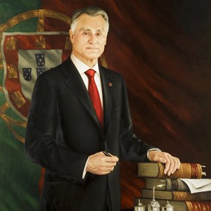 Retrato oficial do Presidente da República Aníbal Cavaco Silva; faz parte da Galeria dos Retratos do Museu da Presidência da República.