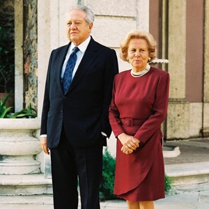 O Presidente da República Mário Soares, à esquerda, e Maria Barroso, à direita, no Jardim da Cascata.
