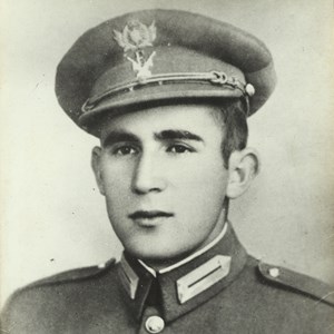 António Ramalho Eanes com 18 anos de idade, aquando da sua entrada na Escola do Exército.