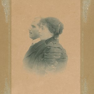 Manuel Gomes da Costa e mulher, Henriqueta Júlia de Mira Godinho Gomes da Costa.