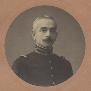 Óscar Carmona, major do Exército Português.