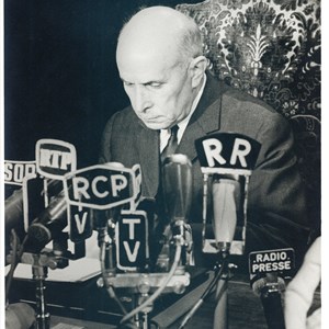 O Presidente da República Américo Tomás momentos antes de anunciar ao país a exoneração de Oliveira Salazar e a nomeação do novo presidente do Conselho de Ministros, Marcelo Caetano.
