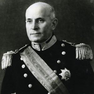 Fotografia oficial do Presidente da República Américo Tomás.