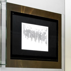 Núcleo dos símbolos nacionais. O filme que apresenta a implantação e organização da República Portuguesa encontra-se à direita.