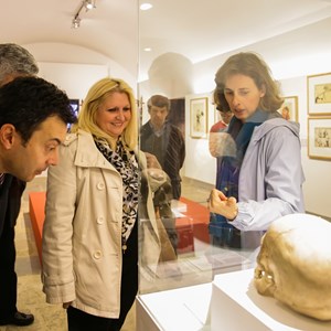 Visita guiada à exposição temporária «Boa viagem, Senhor Presidente!», patente no Palácio da Cidadela entre 8 de novembro de 2017 e 29 de abril de 2018.