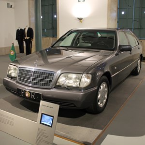 Mercedes-Benz 600 SEL, pertencente à coleção da Presidência da República, em exposição na Alfândega do Porto.