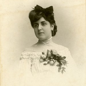 Maria Joana Morais Perdigão Queiroga; casou com António José de Almeida em 1910.