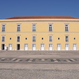 Fachada do Palácio da Cidadela virada para a Praça de Armas. Este corpo do Palácio era o edifício de Santa Catarina no tempo da ocupação militar.