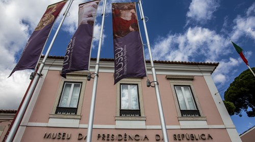 Entrada do Museu a partir da Praça Afonso de Albuquerque.