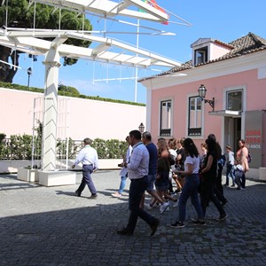Visita guiada aos jardins do palácio. Atividade realizada no âmbito da participação do Museu na iniciativa "Jardins Abertos".