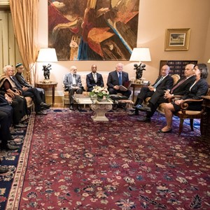 O Presidente da República, Marcelo Rebelo de Sousa (terceiro a contar da direita), em audiência com líderes das comunidades religiosas em Portugal