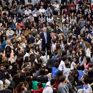 O Presidente da República Marcelo Rebelo de Sousa numa aula-debate com alunos da Escola Secundária Pedro Nunes.
