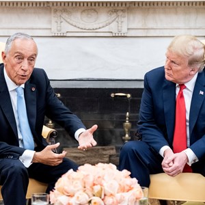 Marcelo Rebelo de Sousa (à esquerda) com o Presidente dos Estados Unidos da América, Donald J. Trump (à direita)