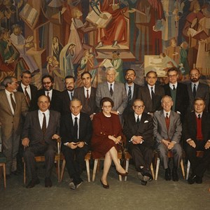 Marcelo Rebelo de Sousa, o sexto a contar da direita da fila de trás, e os seus pares, docentes da Faculdade de Direito de Lisboa.