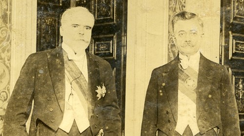 António José de Almeida (à esquerda) e Epitácio Pessoa durante o banquete oficial que o Chefe do Estado brasileiro ofereceu ao Presidente da República portuguesa.