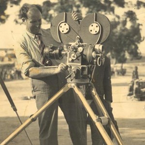 César de Sá durante a rodagem do filme «Chaimite».