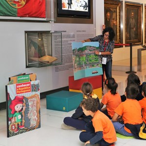 Visita orientada ao Museu, através da exploração de 3 livros gigantes.