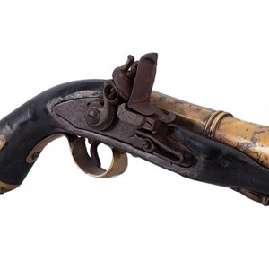 Bacamarte em uso por volta de 1758. Na altura do atentado, o bacamarte era uma arma considerada antiga, já pouco usada pelas forças militares, não permitia fazer tiro de precisão, daí os «quinze buraquinhos» do casaco do Rei.