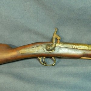 Bacamarte em uso por volta de 1758. Na altura do atentado, o bacamarte era uma arma considerada antiga, já pouco usada pelas forças militares, não permitia fazer tiro de precisão, daí os «quinze buraquinhos» do casaco do Rei.