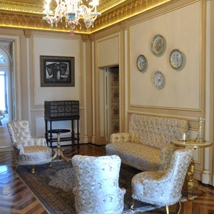 Sala Árabe. Ao fundo, contador da Índia Mogol.