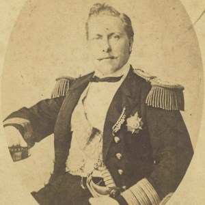 Retrato fotográfico do Rei D. Luís, com 25 anos. Nasceu em Lisboa, no Palácio das Necessidades, em 31 de outubro de 1838, e faleceu no Palácio da Cidadela de Cascais, em 19 de outubro de 1889. Subiu ao trono com 23 anos, depois de ter falecido o Rei D. Pedro V, seu irmão mais velho.