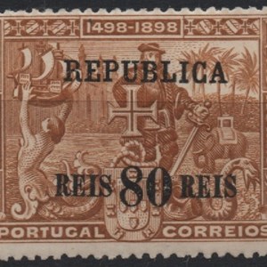 Selo emitido no período da Monarquia, revalidado com a sobrecarga «Republica», após a Revolução de 5 de outubro de 1910.