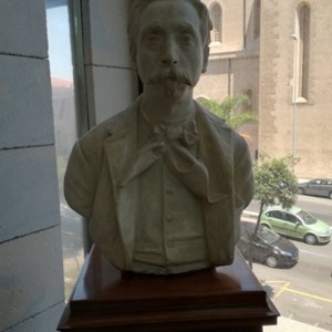 Busto de Tommaso Cannizzaro existente na Biblioteca Comunale com o seu nome, em Messina.