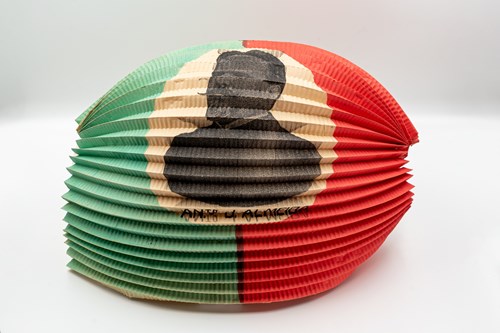 Balão de papel com imagem de António José de Almeida. Década de 1910, papel impresso.