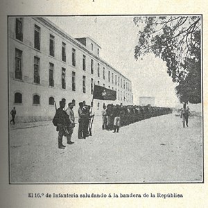 Uma das muitas imagens contidas num livro sobre a revolução republicana portuguesa, publicado em Espanha, meses depois. Um dos militares segura uma bandeira que é muito semelhante à do desenho publicado por Machado Santos.