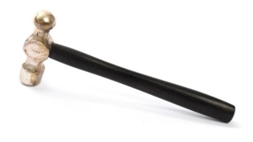 Martelo miniatura oferecido a Américo Tomás no dia do lançamento à água do navio hidrográfico «D. João de Castro».