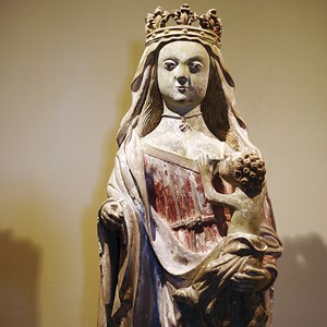 «Virgem do Leite», escultura em pedra de Ançã, obra do século XV.