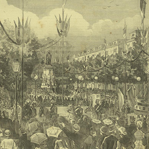 A iluminação da Praça Luís de Camões, em Lisboa, durante as comemorações o tricentenário da morte de Camões. Na gravura, é possível identificar candeeiros com velas Jablochkoff, ao lado dos então tradicionais candeeiros a gás.