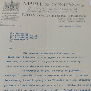 Ofício da empresa Maple & Company para Manuel Teixeira Gomes sobre a remodelação do quarto (da Legação de Portugal), referindo o envio de amostras de tapetes. Biblioteca Nacional, Esp. E46 / Cx.48.
