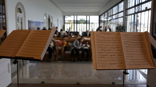 Aspeto da plateia antes da atuação do quarteto de saxofones da Banda da Força Aérea Portuguesa.