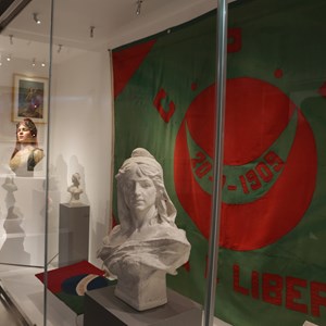 São vários os bustos com a imagem da República expostos no núcleo dedicado à propaganda política.