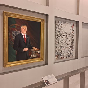 Os retratos oficiais de Aníbal Cavaco Silva e Marcelo Rebelo de Sousa.