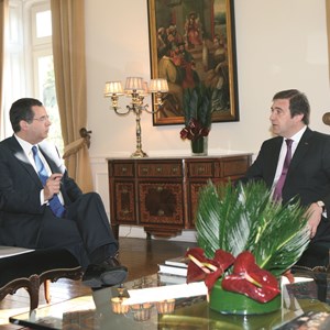 António José Seguro, secretário-geral do Partido Socialista, com o primeiro-ministro Pedro Passos Coelho.