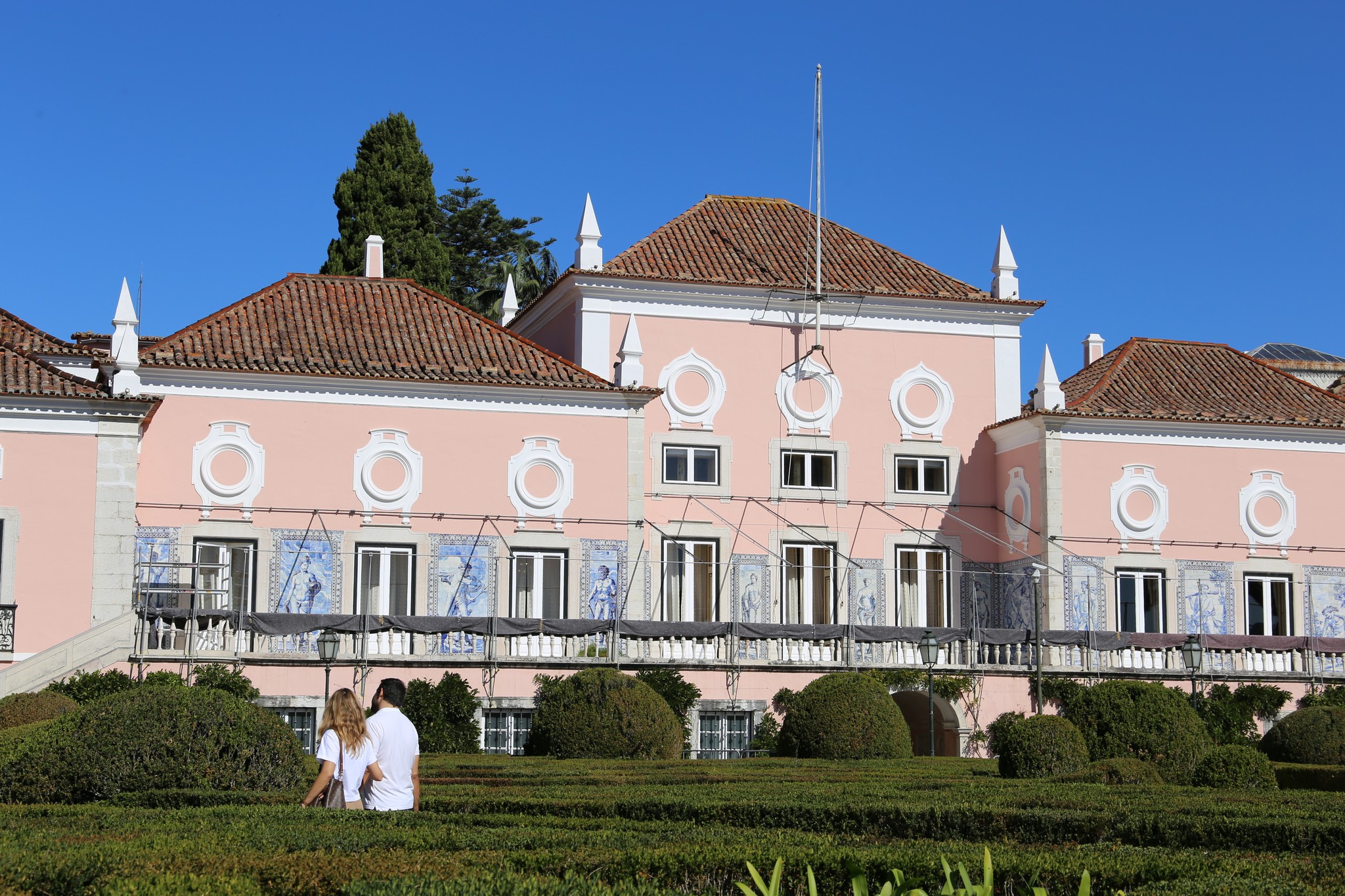 Visitantes no Jardim do Buxo do Palácio de Belém.