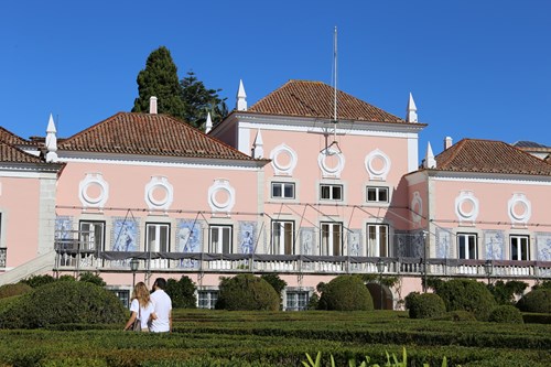 Visitantes no Jardim do Buxo do Palácio de Belém.